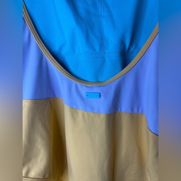 NEW Roxy Colorblock Party One Piece Swimsuit Medium - Picture 4 of 8